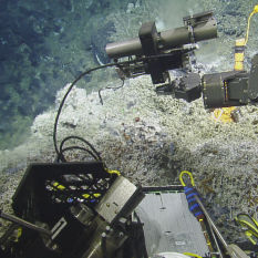 Hercules samples vent fluid using an Isobaric Gas Tight sampler